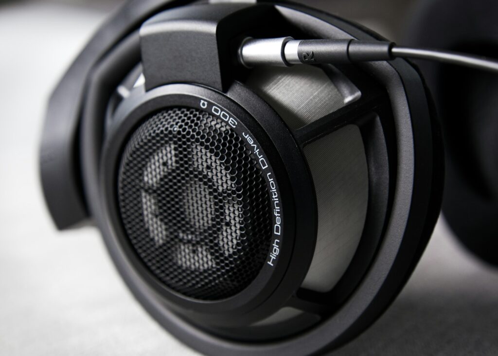 Casque ouvert utilisé pour les jeux vidéo